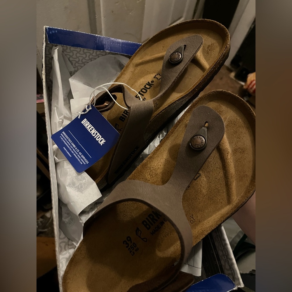 Birkenstock Gizeh Sandal Mecca Tan eu size 39 women’s 8